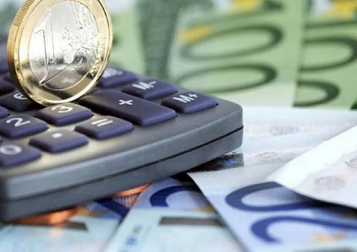 Επίδομα 700 ευρώ σε μαθητές - Ποιους αφορά