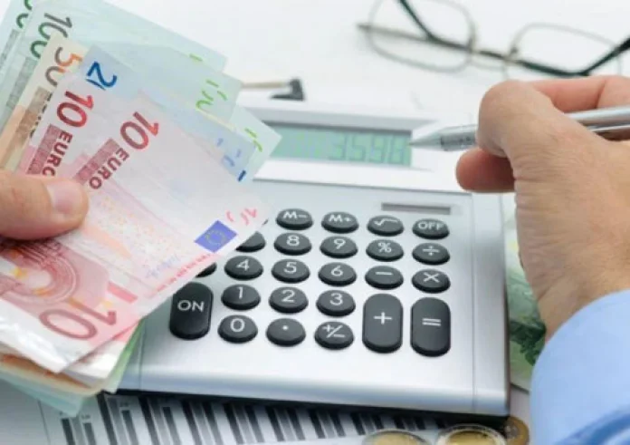 Εφορία: Επτά τρόποι για την κάλυψη των τεκμηρίων - Πώς θα γλιτώσετε νόμιμα την υπερφορολόγηση