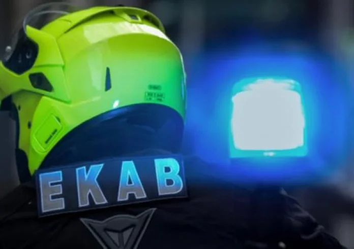 Θανατηφόρο τροχαίο στα Καλύβια: Αυτοκίνητο συγκρούστηκε με μηχανή – Νεκρός ένας 34χρονος