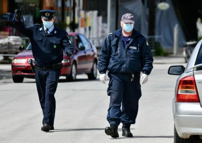 Χρυσοχοΐδης: Οποτε υπάρχει γιορτή, είναι μαχαιριά στην υγεία μας. Ρεβεγιόν με την ΕΛΑΣ