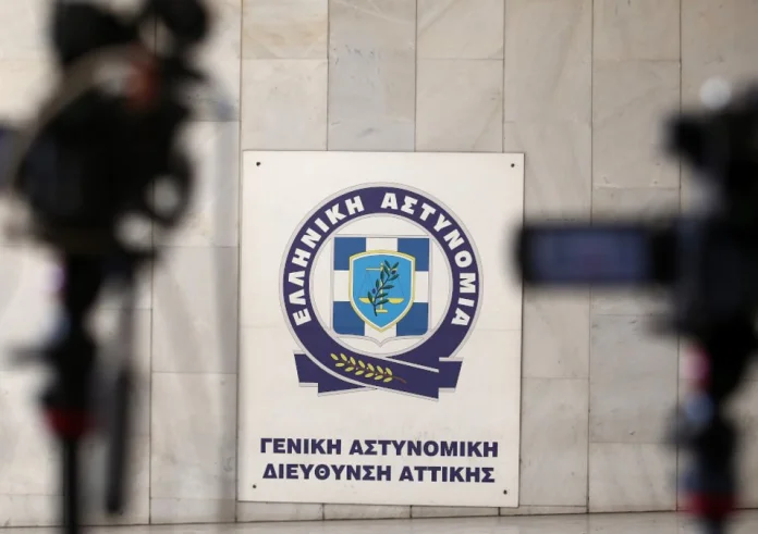 Με τη απειλή μαχαιριού δύο νεαροί λήστεψαν 11 μίνι μάρκετ στου Ζωγράφου – Τους συνέλαβαν στην Πανεπιστημιούπολη