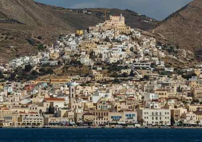 Αντίο Μύκονο: Το Travel+Leisure ανέδειξε τη Σύρο ως τον απόλυτο προορισμό