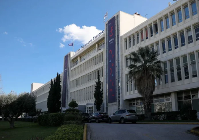 Άνδρας με ρόπαλο εισέβαλε στο Ραδιομέγαρο της ΕΡΤ