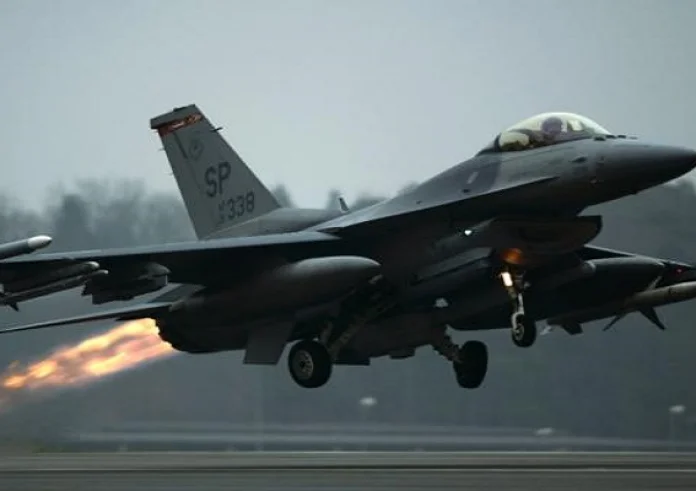 Μίσιγκαν: Συνετρίβη F-16, αναζήτηση για τον πιλότο