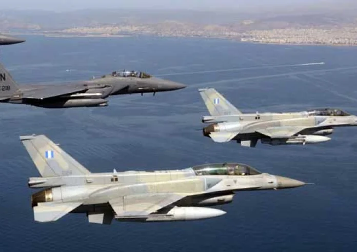 Ελληνικά F16 πέταξαν πάνω από την Κύπρο