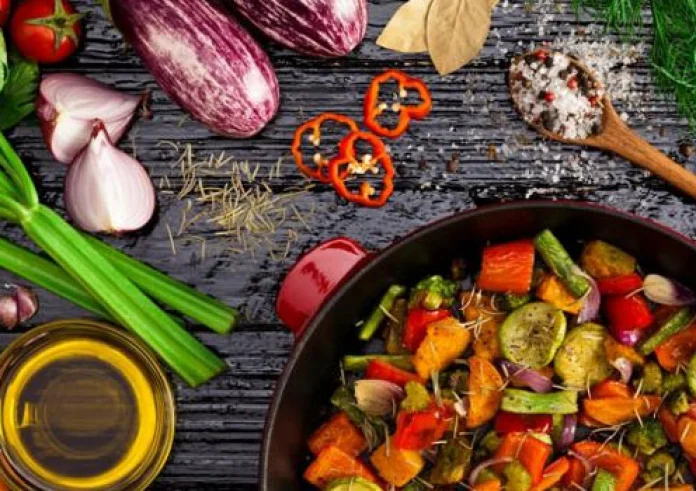 Πώς το mindful eating και η υγιής σχέση με το φαγητό μπορεί να ωφελήσει απίστευτα το σώμα σου;