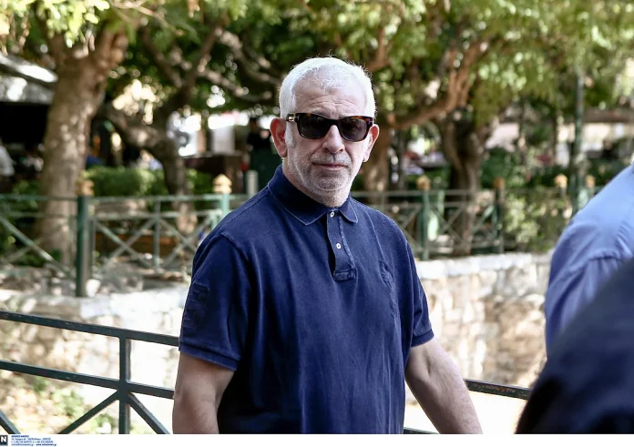 Πέτρος Φιλιππίδης: «Δεν έχω πάει με όλη την Ελλάδα σαν το Σπαλιάρα» – «δεν θέλω να έχω το τέλος του Σωκράτη»