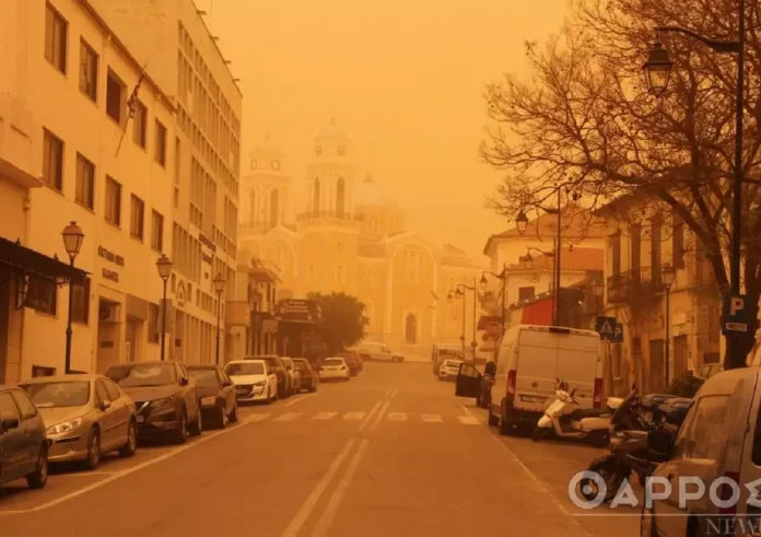 Καιρός: Σκόνη, νοτιάδες και λασποψιχάλες σηματοδοτούν την επιστροφή των εκδρομέων του Πάσχα
