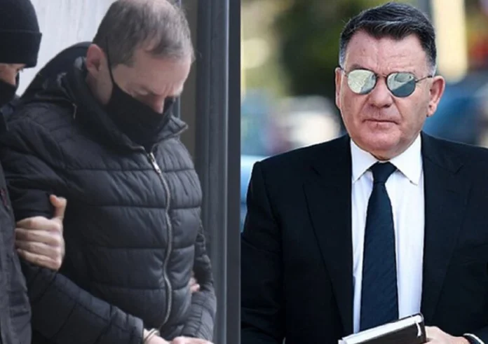 Κούγιας για Βαρουφάκη: Τι λες ρε κλαρινογαμπρέ με τα παρδαλά πουκάμισα