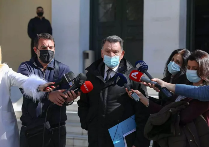 Δίκη Λιγνάδη: Δημοσιογράφοι καταγγέλλουν ότι τις εξύβρισε Κούγιας – Ζήτησαν να περάσει αυτόφωρο