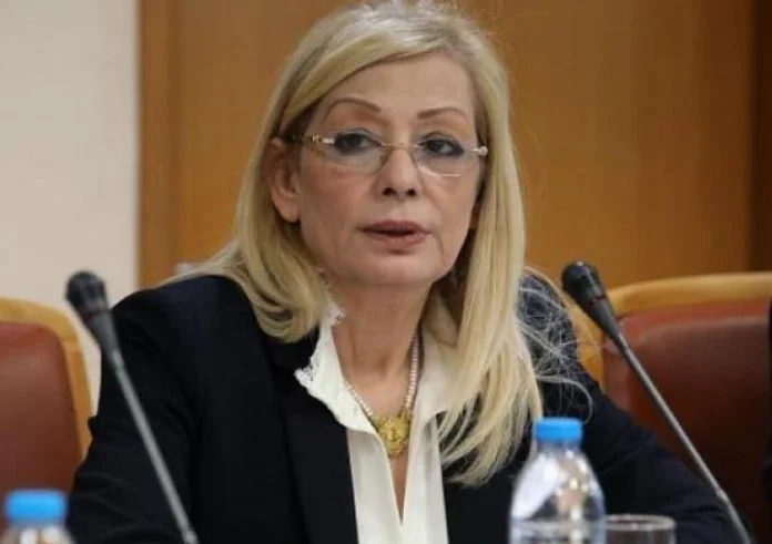 Σε νοσοκομείο της Αθήνας με ανεύρυσμα εγκεφάλου η υπουργός Εργασίας της Κύπρου
