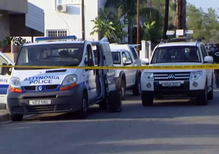 Serial Killer στην Κύπρο: Βαλίτσες με ροζ κορδέλες έξω από το σπίτι του