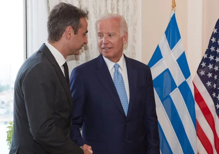 Τα δώρα, το πάρτι και ο Μπαϊντενάκης