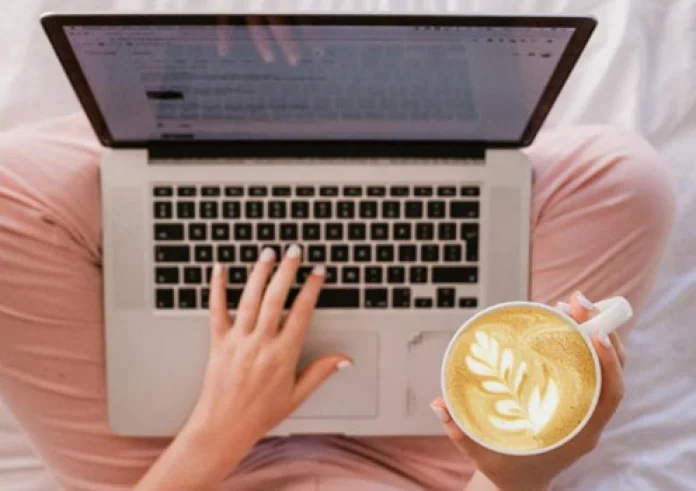 Το laptop σου υπερθερμαίνεται; Δες πώς να το σώσεις πριν χαλάσει