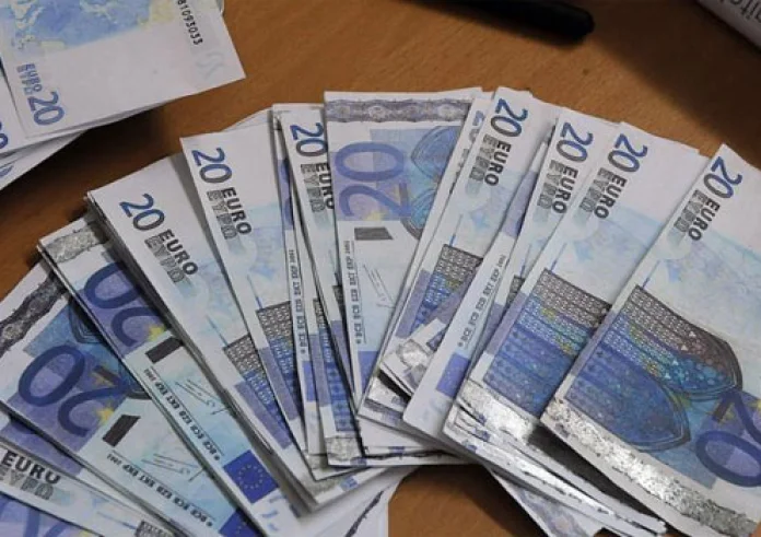 Εξαπατούσαν ιδιοκτήτες βενζινάδικων, παριστάνοντας τους φαρμακοποιούς και τους γιατρούς
