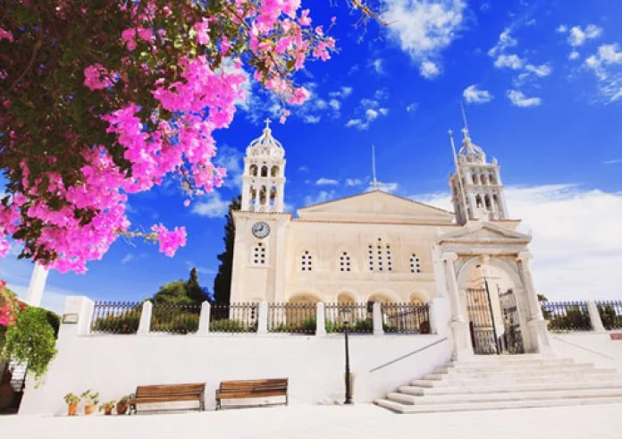 Λεύκες στην Πάρο, Γλώσσα στην Σκόπελο και άλλα ορεινά, γραφικά χωριά που κερδίζουν τις εντυπώσεις