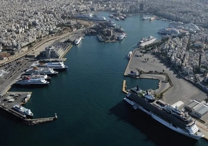Αδιανόητη ταλαιπωρία για 930 επιβάτες. Θα φτάσουν από Κρήτη – Πειραιά 6 ώρες μετά
