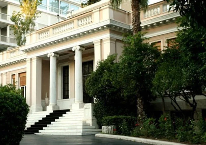 Ορκίστηκαν Γιάννης Οικονόμου και Γιάννης Βρούτσης μετά την παραίτηση του Νότη Μηταράκη
