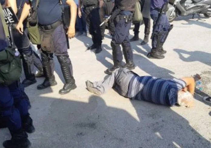 Θεσσαλονίκη: Ένταση στην απεργία στην «Μαλαματίνα» – Χημικά και τραυματίες, ανάμεσα τους βουλευτές