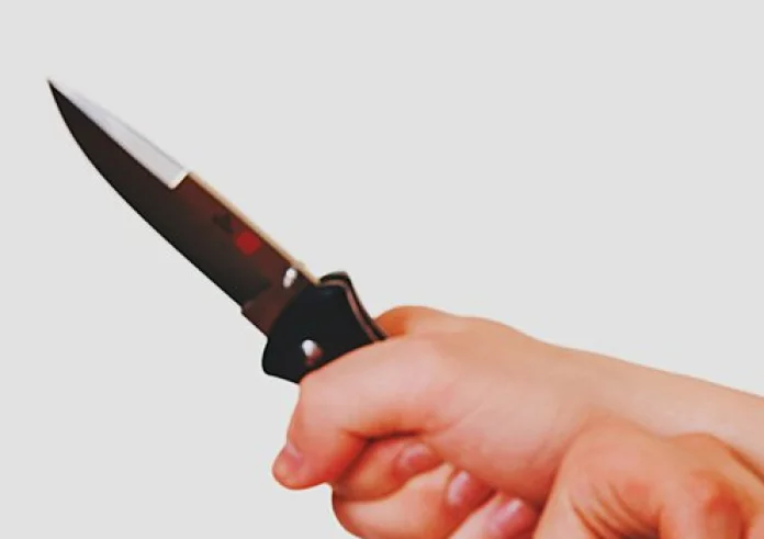 Βόλος: Ανήλικοι επιτέθηκαν σε 12χρονο με μαχαίρι για μια μπλούζα του NBA