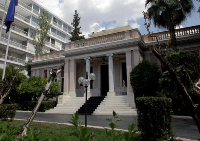 Αιχμές Μαξίμου σε Στουρνάρα: Όλοι να αποδεικνύουν την ανεξαρτησία τους