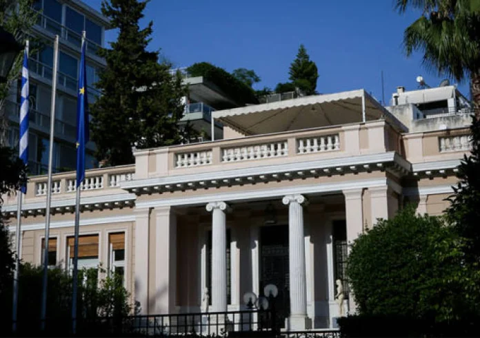 Σφοδρή επίθεση Μαξίμου για τα δάνεια ΝΔ - ΠΑΣΟΚ