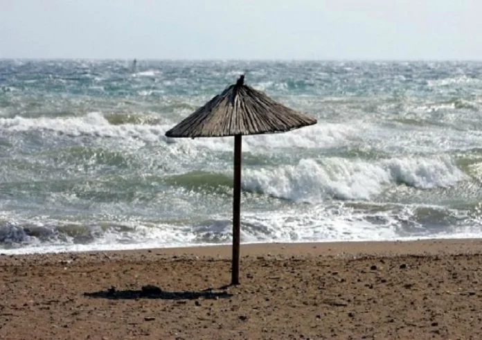 Καιρός: Στους 38 βαθμούς και πάλι η θερμοκρασία σήμερα - Ισχυρά μελτέμια στο Αιγαίο