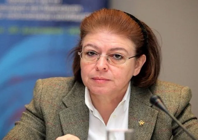 Μενδώνη: Για τα πλημμυρικά φαινόμενα στην Ακρόπολη να απολογηθούν όσοι σταμάτησαν τα έργα το 2015