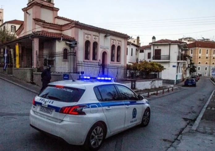 Γυναικοκτονία στη Δράμα: Χρησιμοποίησε την μασιά από το τζάκι για να αυτοπυροβοληθεί