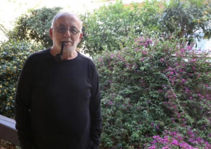 Θάνος Μικρούτσικος: Σήμερα το τελευταίο αντίο. Σε λαϊκό προσκήνυμα η σορός στο Α' Νεκροταφείο
