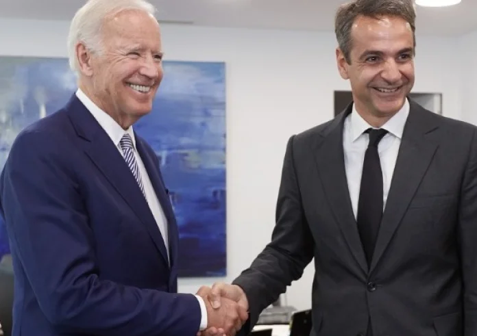 Τηλεφωνική επικοινωνία Μητσοτάκη με τον Μπάιντεν  – Τι συζήτησαν