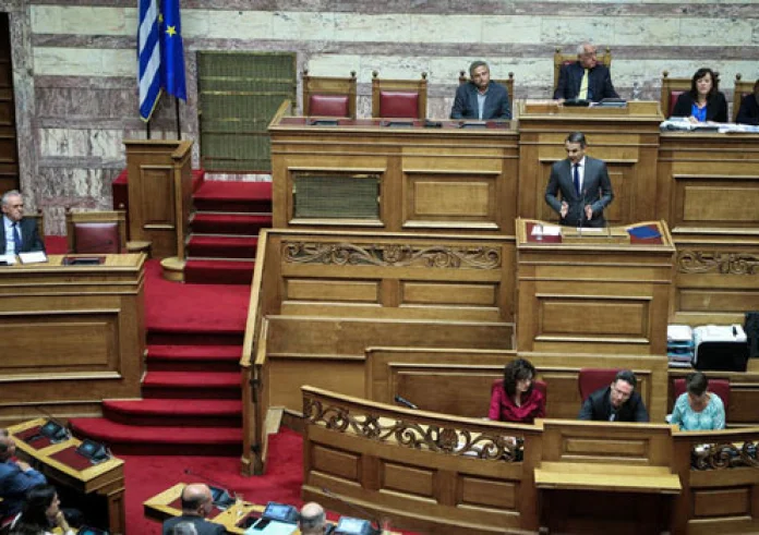 Σε ψήφο εμπιστοσύνης μετέτρεψε η κυβέρνηση την πρόταση δυσπιστίας κατά του Πολάκη