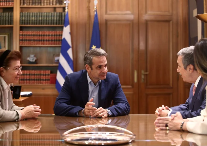 Καλλιτέχνες κατά Μητσοτάκη: Προσβλητικός και απαξιωτικός ο πρωθυπουργός
