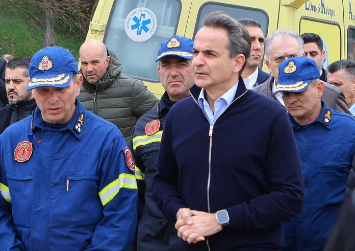 Τέμπη: Κόρη θύματος ξεσπά κατά Μητσοτάκη - «Προσβάλλει τους νεκρούς, είναι ντροπή»
