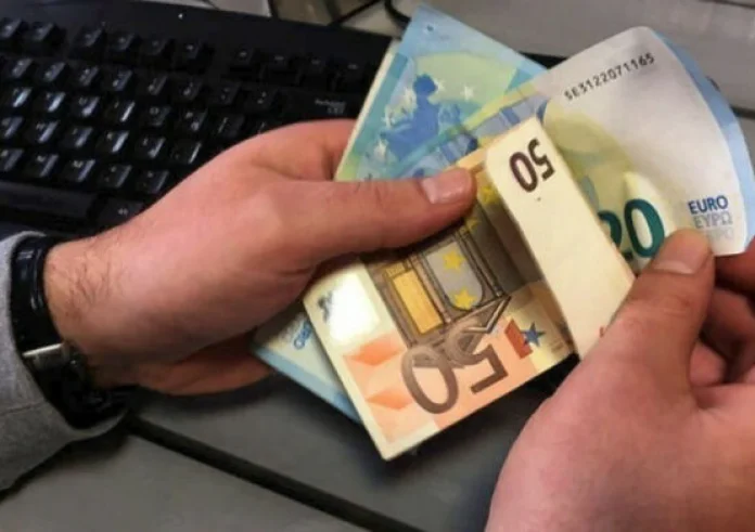 Επίδομα 430 ευρώ: Ποιοι εργαζόμενοι το δικαιούνται – Έως πότε οι αιτήσεις