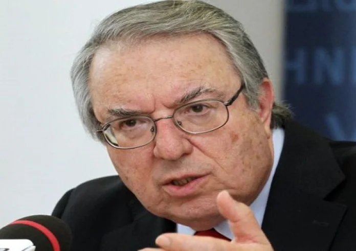 Μπαμπινιώτης: Οι ξένοι πανάκεια και πανδημία, εμείς Black Friday και click away