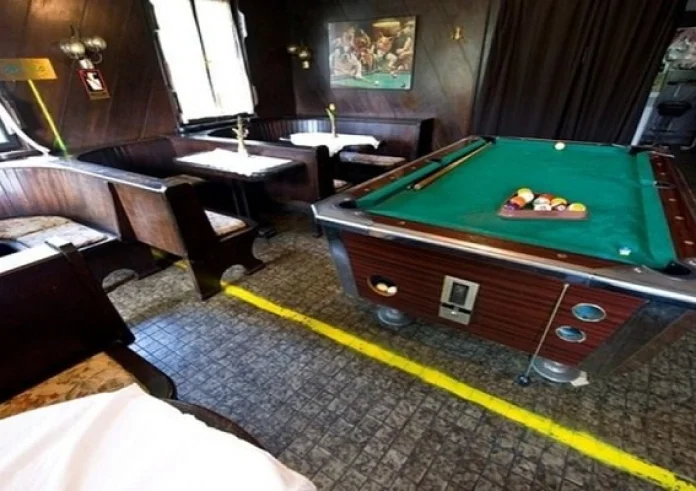 Το μπαρ που βρίσκεται ταυτόχρονα σε δυο χώρες