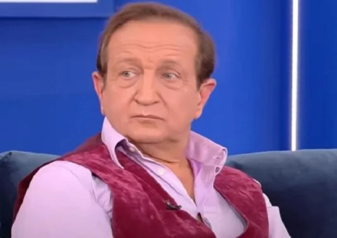 O Σπύρος Μπιμπίλας εκνευρίστηκε πολύ με τους δημοσιογράφους: Αυτό που κάνετε είναι γελοίο