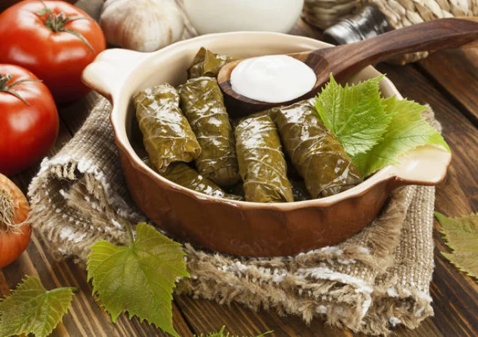Κλασσική συνταγή για σπιτικά ντολμαδάκια