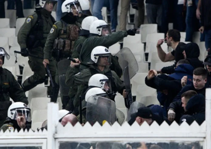 Επεισόδια με τραυματισμούς στο ΟΑΚΑ στο ΑΕΚ-Άγιαξ, έρχεται τιμωρία