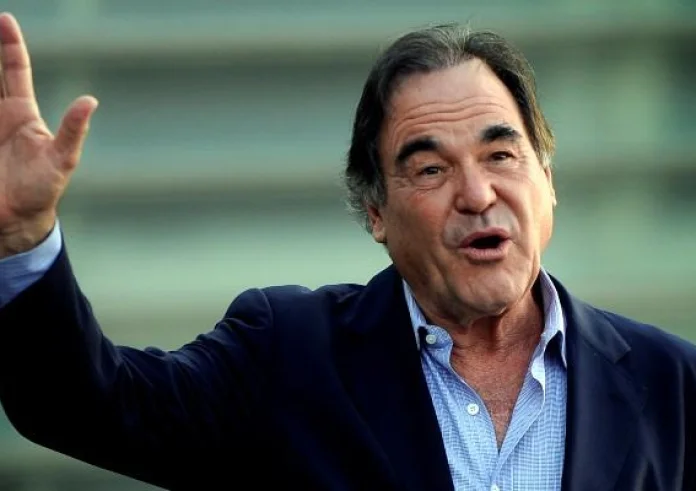 Όλιβερ Στόουν: Αποκάλυψε ότι έκανε το ρωσικό εμβόλιο κατά του κορονοϊού