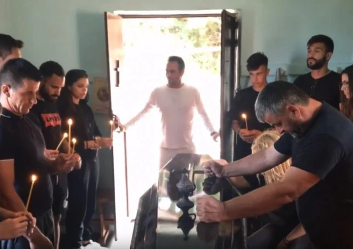 Έχεις πάει σε κηδεία εικοσάχρονου; Όχι ε; Βγάλε το σκασμό και κοίτα