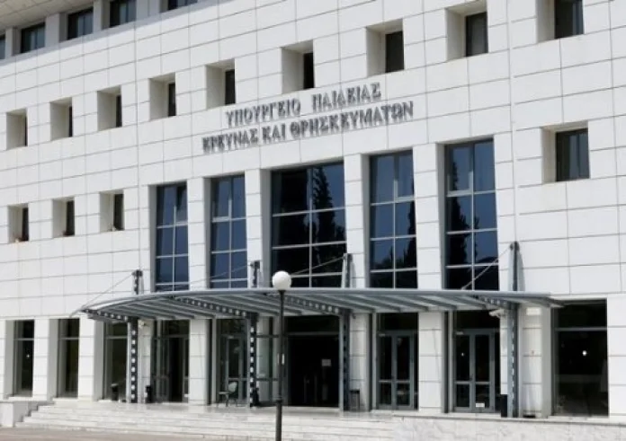Προσλήψεις 2.372 αναπληρωτών και 3.015 εκπαιδευτικών ειδικοτήτων από το υπουργείο Παιδείας