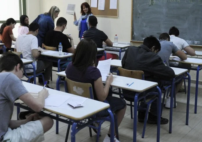 Πανελλαδικές: 4 επιστημονικά πεδία,100 νέα τμήματα στο μηχανογραφικό, κατάργηση των ΤΕΙ