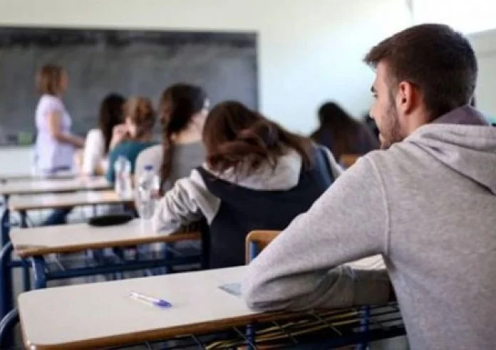 Πανελλαδικές: Τι θα γίνει με τα κόκκινα και τα πράσινα τμήματα