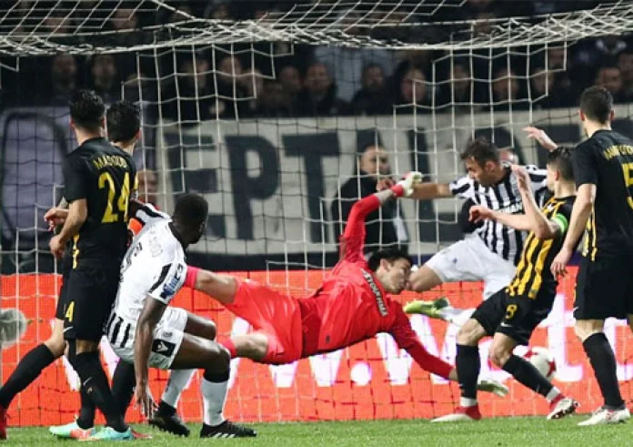 UEFA για γκολ Βαρέλα: Ποτέ δεν σχολιάζουμε διαιτητικές αποφάσεις