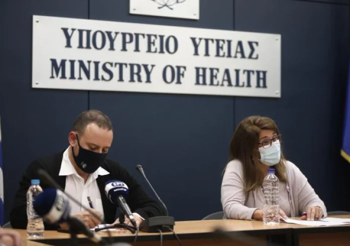 Αρκούν 8 λεπτά για να διασπαρεί ο ιός σε 20 άτομα - 20% λιγότερα κρούσματα στη Θεσσαλονίκη