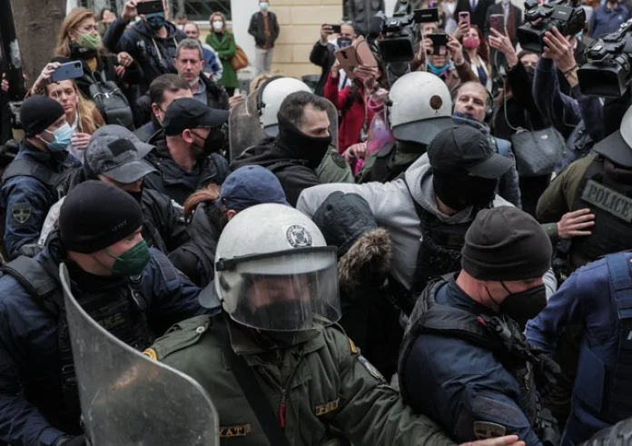 Εμείς ενημερώσαμε για πιθανή αυτοκτονία της Ρούλας