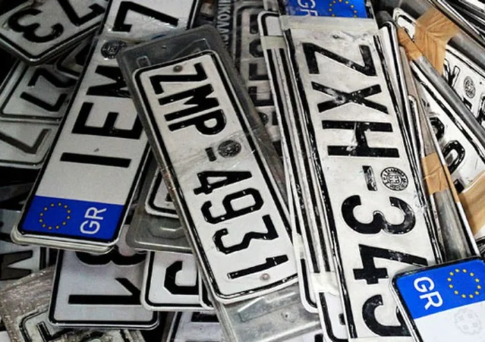 Κρήτη: Δεν φαντάζεστε τι σκέφτηκε για να μην πληρώνει τέλη κυκλοφορίας - Το κόλπο με τις πινακίδες