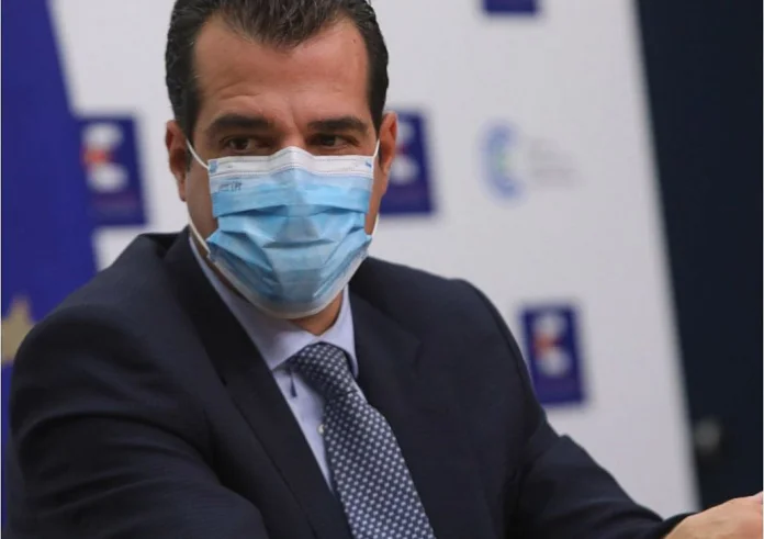 Θάνος Πλεύρης: Αν η 4η δόση γίνει τώρα δίνει τετραπλή προστασία